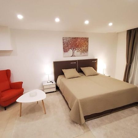 3 Zimmer Wohnung - Keine Party Wohnung ! 6 Personen デュッセルドルフ エクステリア 写真