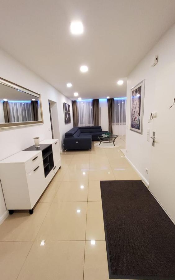 3 Zimmer Wohnung - Keine Party Wohnung ! 6 Personen デュッセルドルフ エクステリア 写真