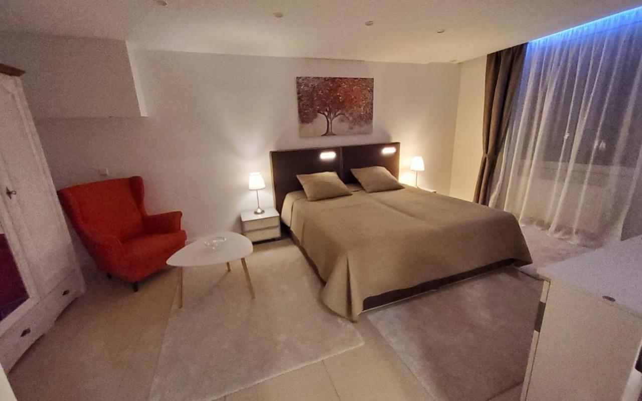 3 Zimmer Wohnung - Keine Party Wohnung ! 6 Personen デュッセルドルフ エクステリア 写真
