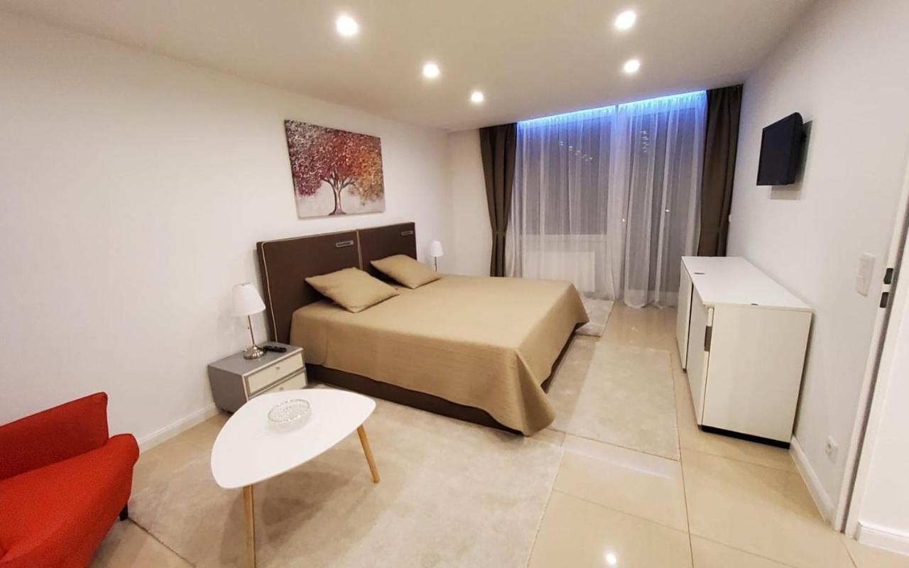 3 Zimmer Wohnung - Keine Party Wohnung ! 6 Personen デュッセルドルフ エクステリア 写真