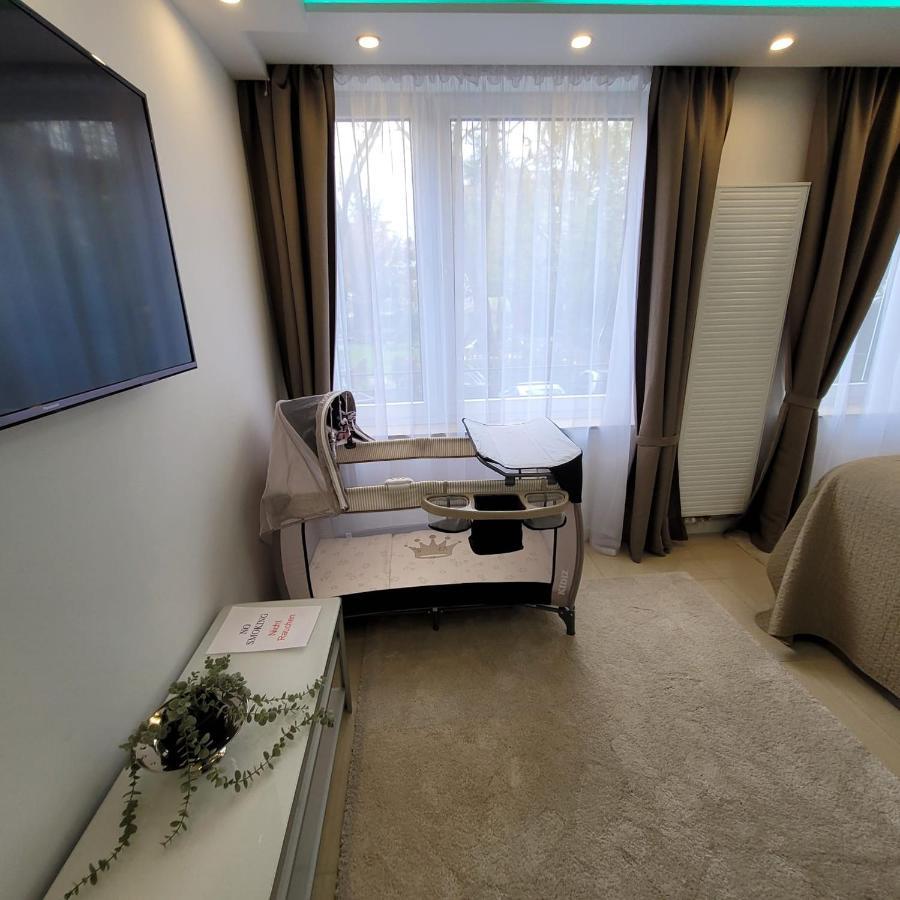 3 Zimmer Wohnung - Keine Party Wohnung ! 6 Personen デュッセルドルフ エクステリア 写真